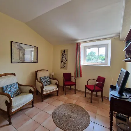 Charming Stone House With Terrace 펜션 Lussan (Gard)