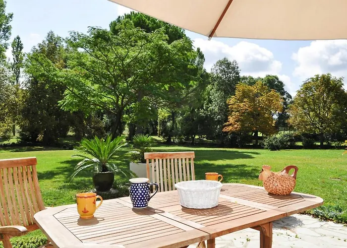 Charming Stone House With Terrace Vakantiehuis *