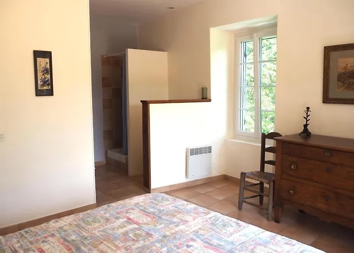 Charming Stone House With Terrace Casa de Férias