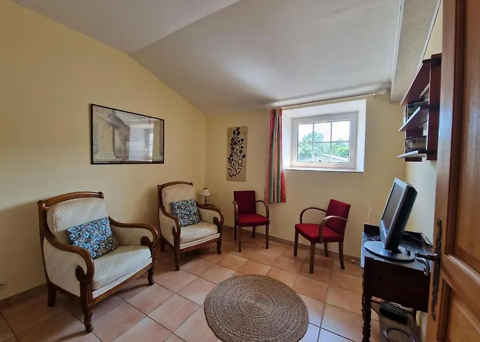 Charming Stone House With Terrace Casa de Férias Lussan (Gard)